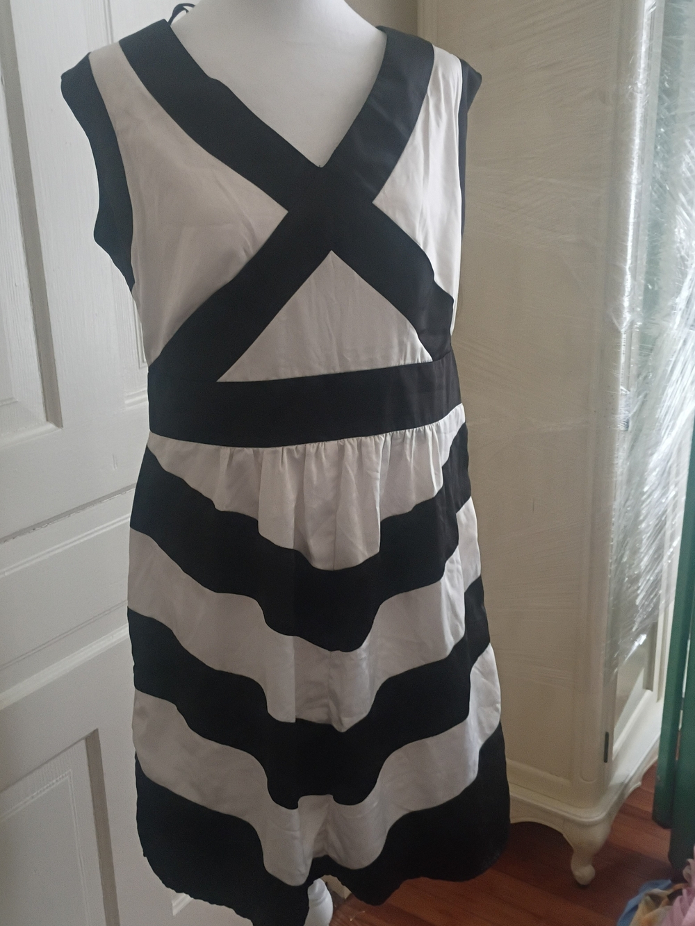 Bisou Bisou Black and White Sleeveless Satin Stripe V-Neck Dress